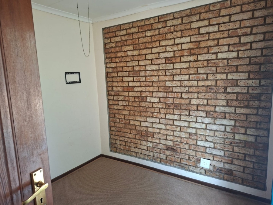 To Let 3 Bedroom Property for Rent in La Hoff North West